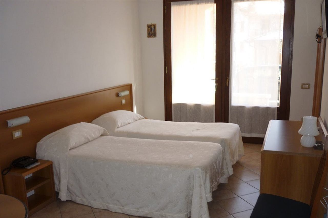 Hotel Breglia Lake Como ภายนอก รูปภาพ